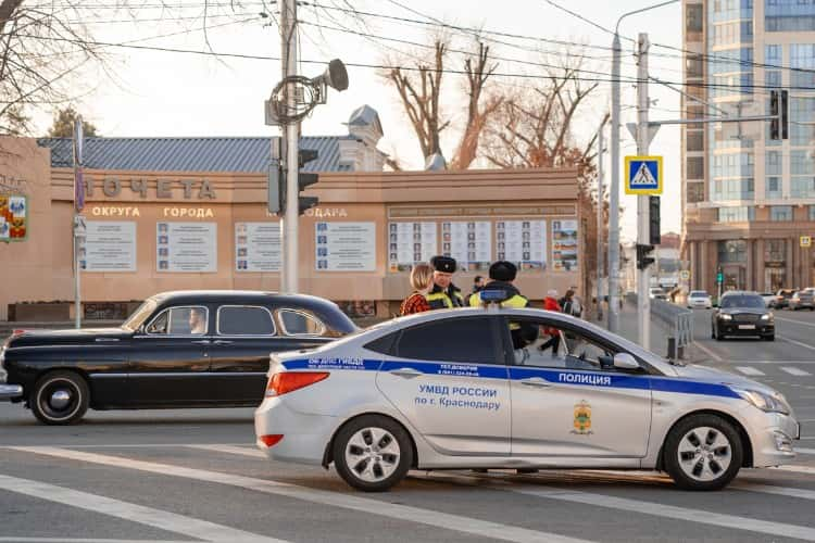 Лихач на грузовике устроил массовое ДТП в центре Краснодара