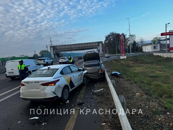 Вышедшую из иномарки пассажирку насмерть сбила эта же машина в Краснодаре