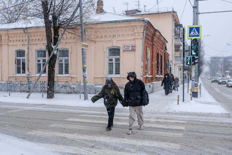 Мокрый снег и гололед: штормовое предупреждение объявлено в Краснодаре на 25 и 26 ноября