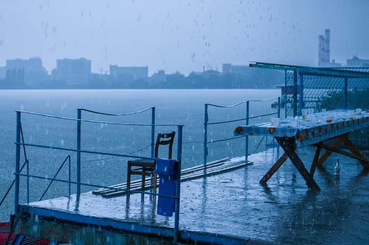 В Сочи из-за усиления ветра городские службы перешли на усиленный режим работы