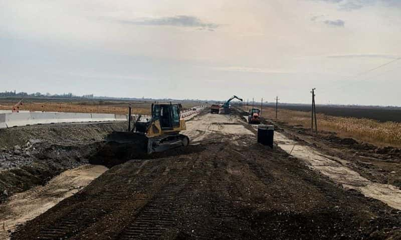 В Славянском районе Кубани капитально ремонтируют 25-метровый автомобильный мост