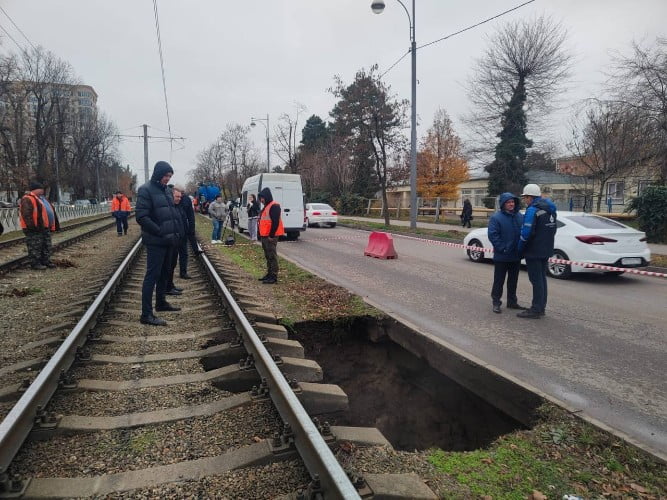 Устаревший коллектор могут заменить на Московской в Краснодаре после двух обвалов грунта