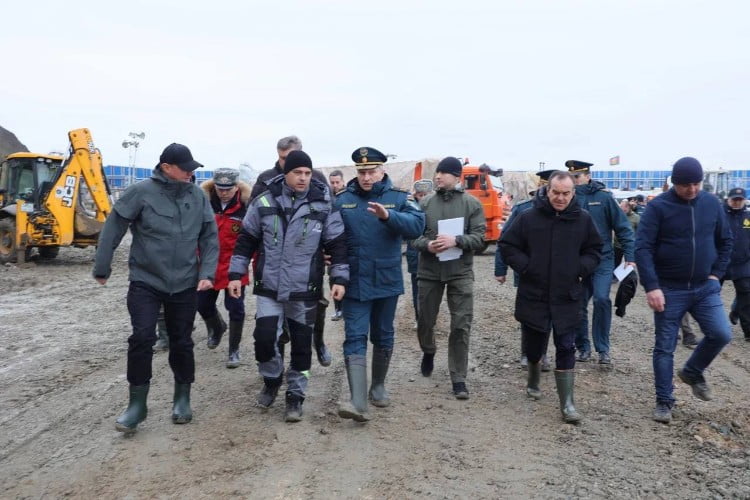 Правительство создало комиссию по ликвидации разлива мазута в Керченском проливе