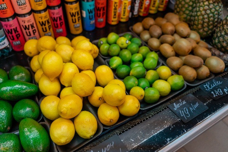 Лимоны на прилавке