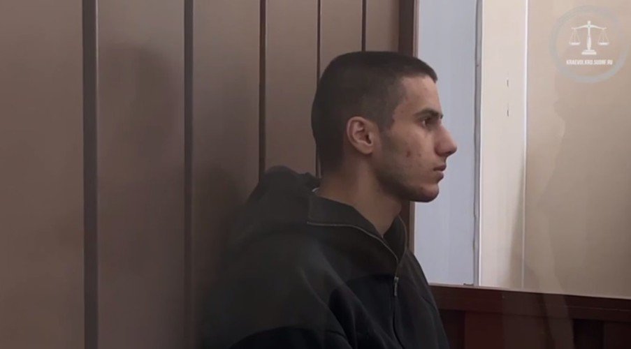 Изуродовавшего лицо девушки в баре Краснодара парня отправили в СИЗО на два месяца