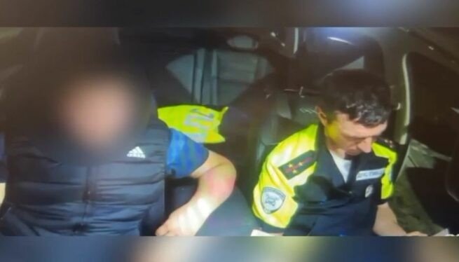 Нарушитель в машине ДПС