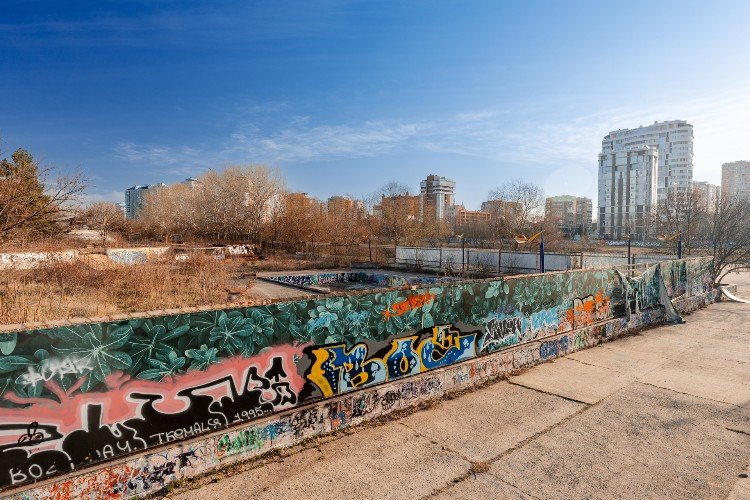 Бывший аквапарк на Затоне