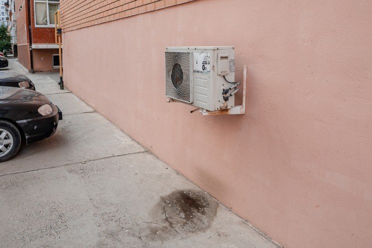 кондиционер  на стене здания