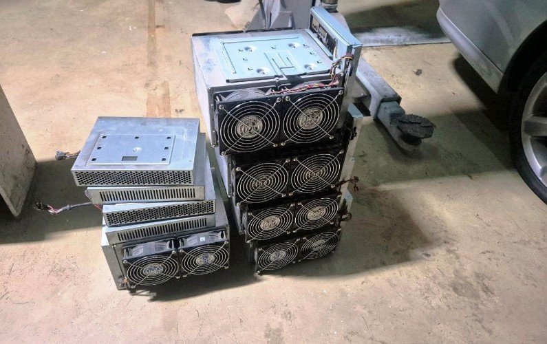 криптофермы стоят на полу