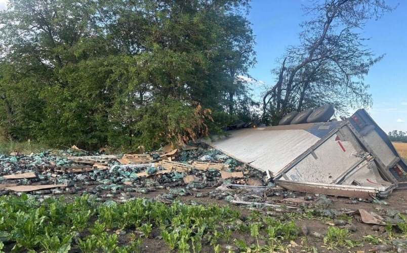 Вылетел с трассы: дальнобойщик погиб в ДТП в Краснодарском крае