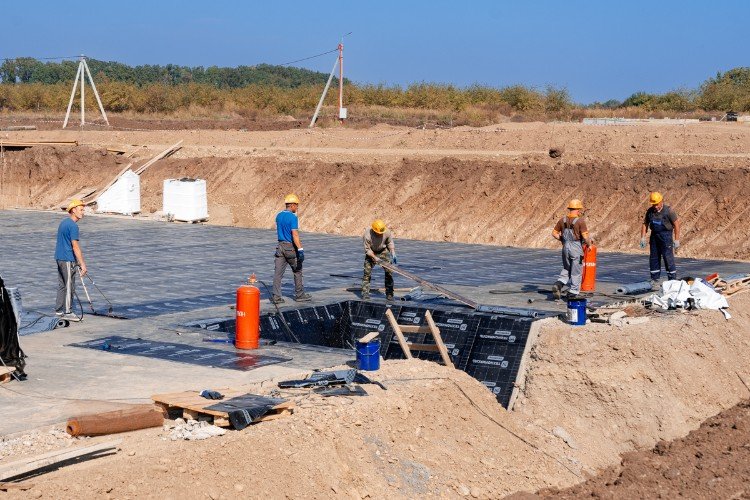 Гастарбайтеров на стройках Краснодарского края заменят студотряды