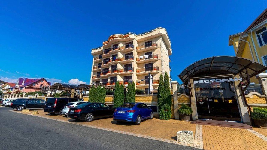 Отель «Цитрус» в Сириусе