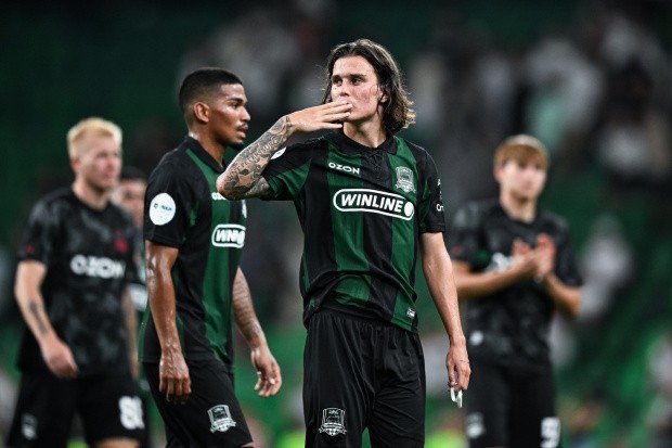 Футболист «Краснодара» посылает воздушный поцелуй