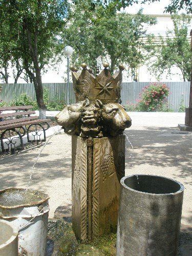 Пулпулак на территории Армянской церкви в Краснодаре