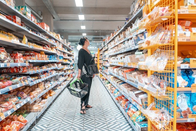 Устойчивая дефляция в России: цены снижаются третью неделю подряд