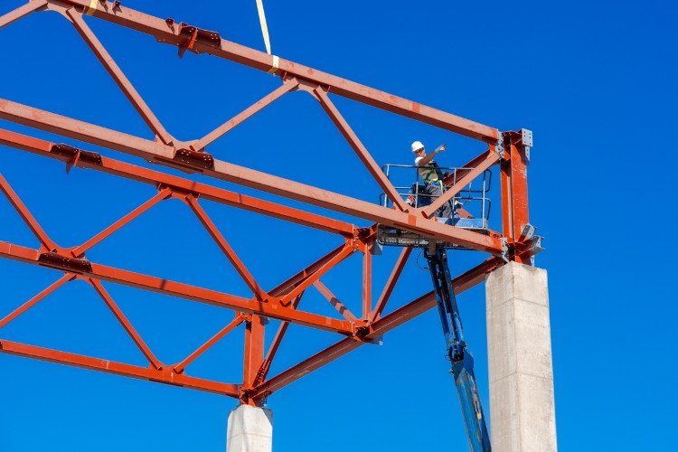 Строительство и недвижимость лидируют по спросу на новые кадры в 2025 году