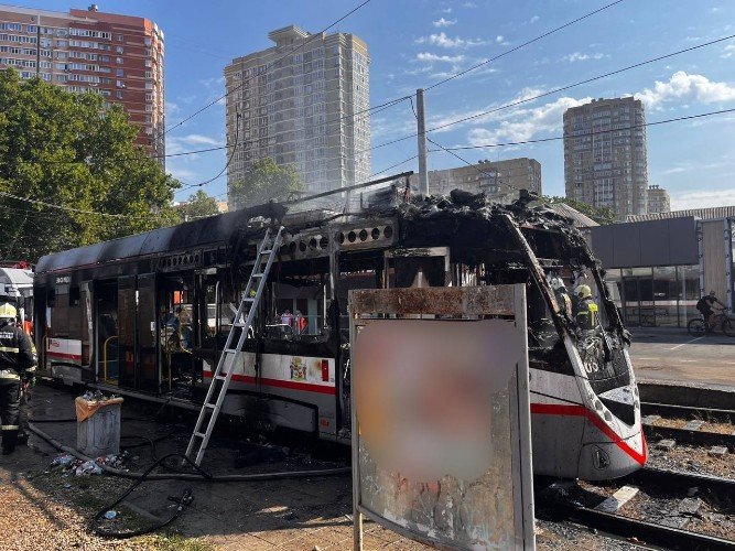 Сгоревший трамвай в Краснодаре