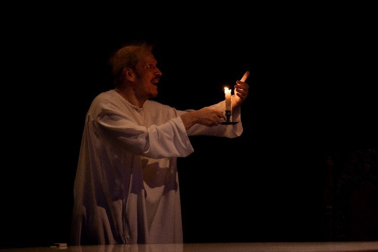 Алексей Суханов в спектакле «Третий звонок»