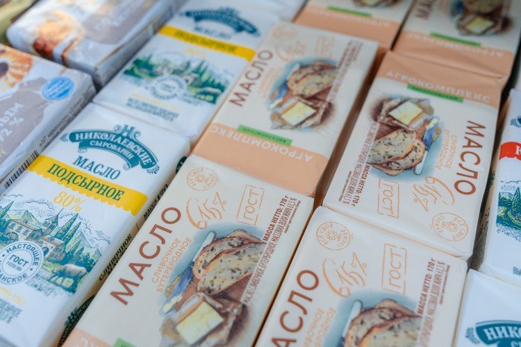Сливочное масло на прилавке
