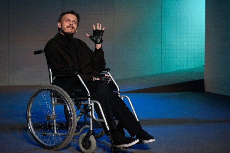 Алексей Суханов в спектакле «Звериные истории»