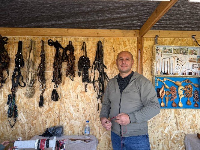 мастер по упряжи