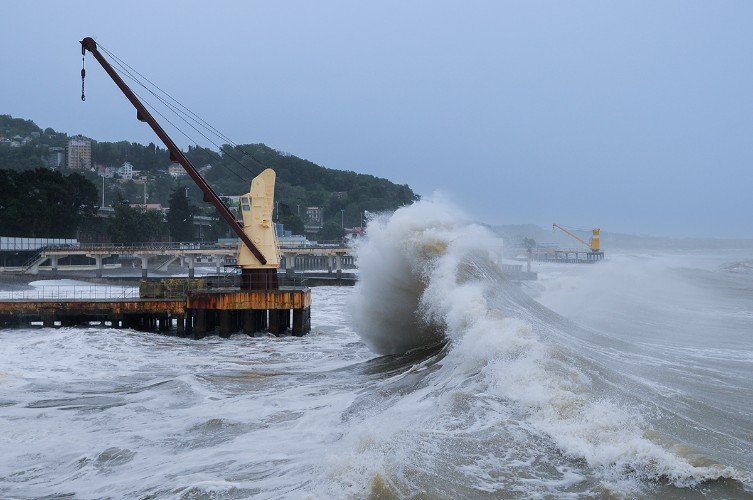 Шторм на море