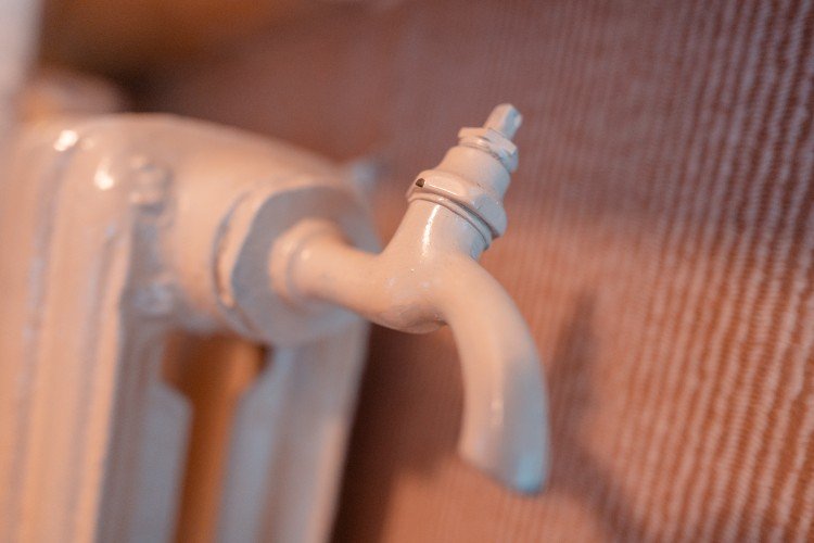 кран на  батарее