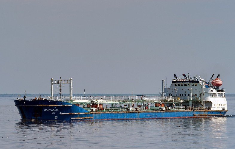 Танкер "Волгонефть-212"