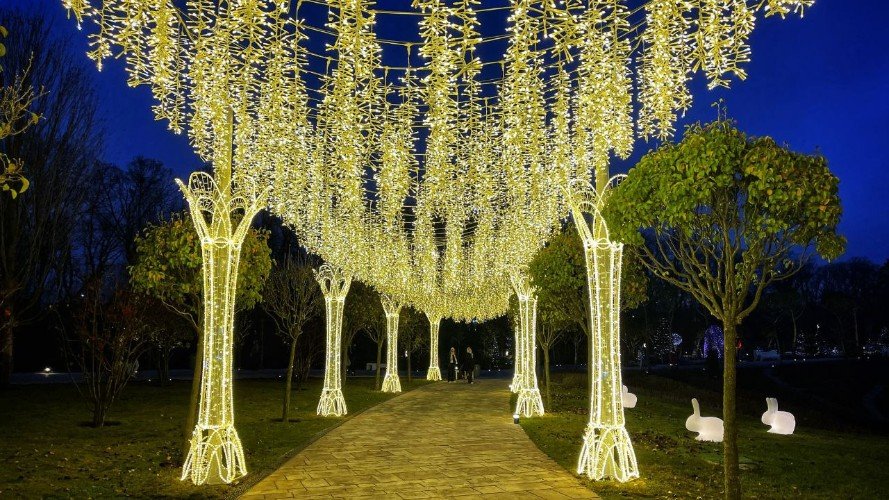 Украшения в парке