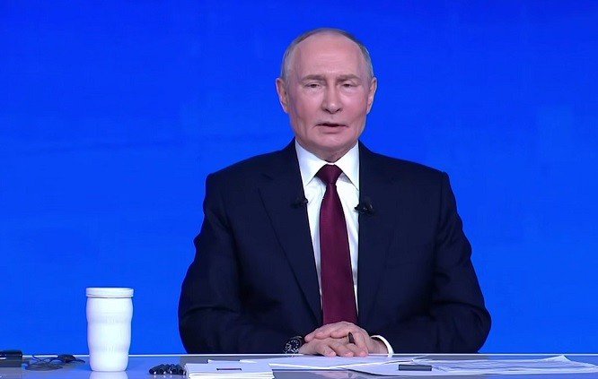 Владимир Путин во время «прямой линии» ответил на вопрос о телефонном мошенничестве