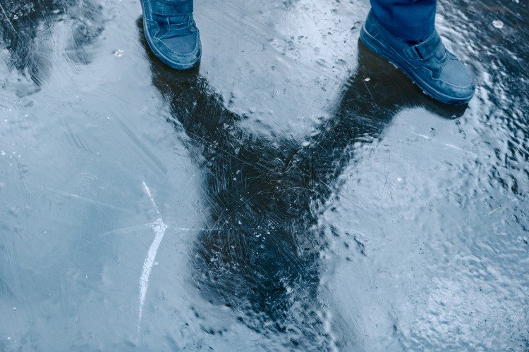 Январская гололедица докатила до травмпункта первых пострадавших в Краснодаре