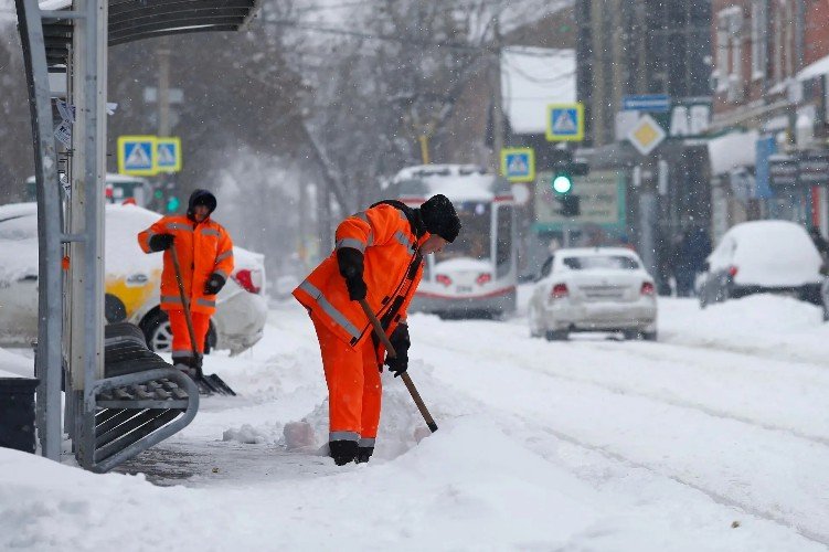 Уборка от снега дорог в Краснодаре