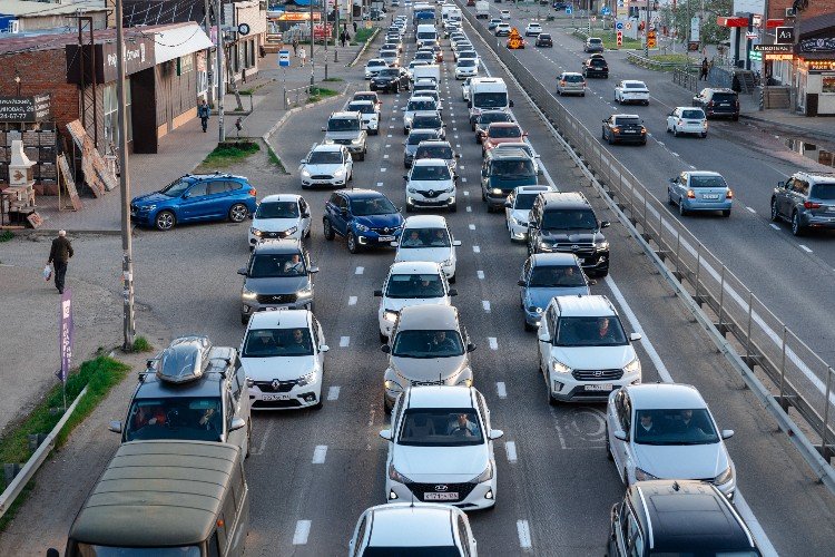 Дорога и машина