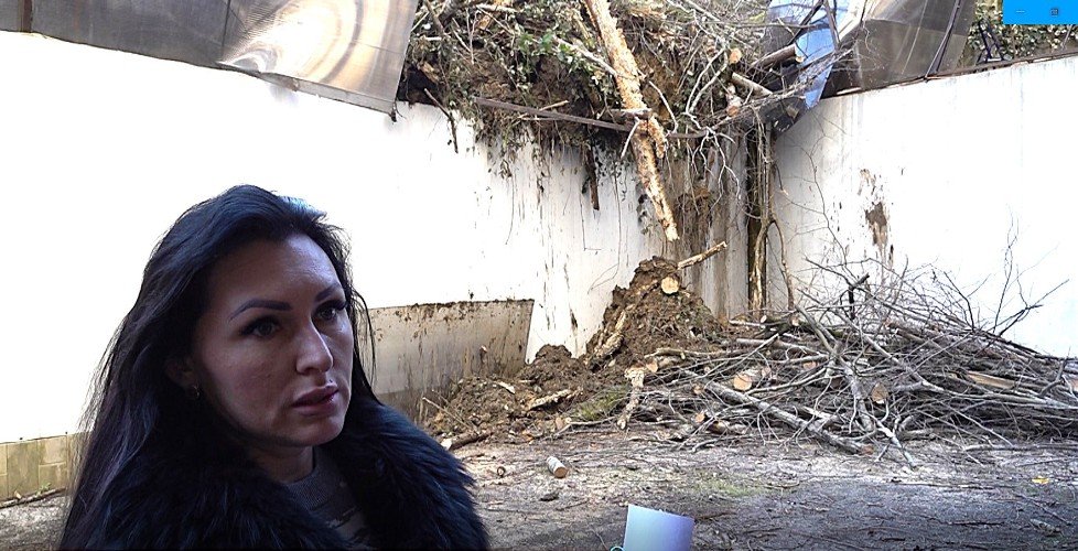 «Придём с работы, а дома нет»: жители многоэтажки требуют объявить ЧС на улице в Сочи