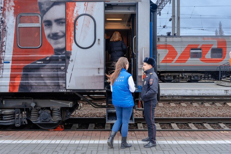 Более 10 поездов задерживаются из-за перекрытия Крымского моста 28 января