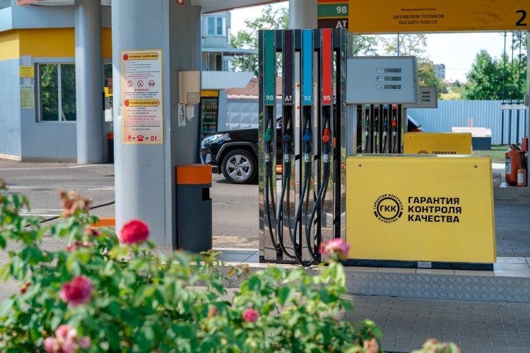 Бензин АИ-92 подорожал на 11% в Краснодарском крае