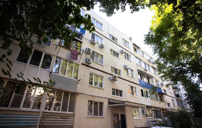 вид на пятиэтажку