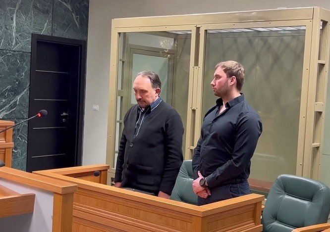 В здании суда