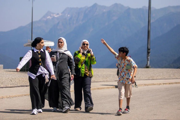 Иностранные туристы на курорте