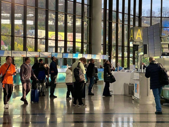 Зал ожидания в аэропорту Сочи