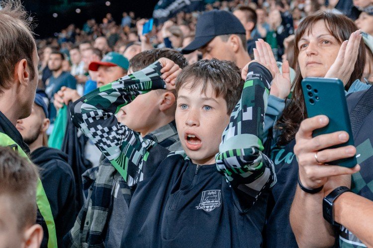 Ребёнок переживает