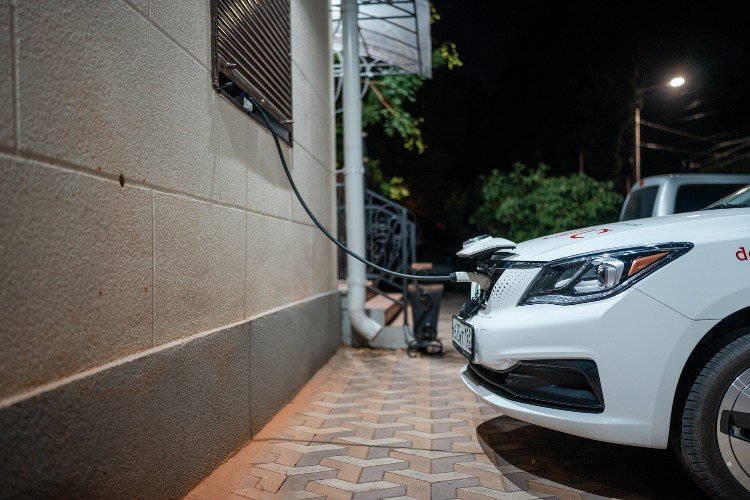 Подзарядка электромобиля