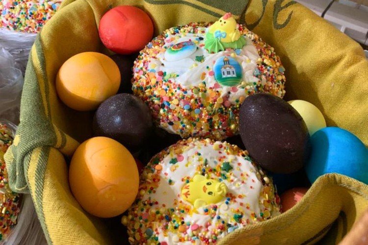 Пасхальные куличи и яйца