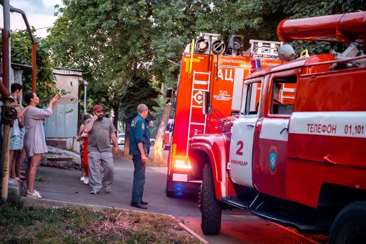 Пожарная машина в городе
