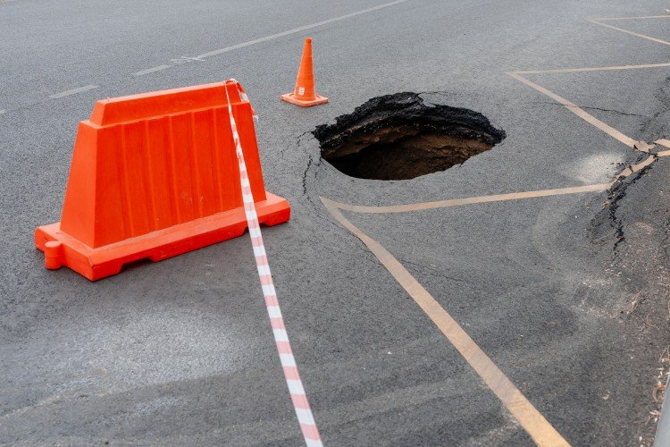 Более 100 млн рублей закатают в асфальт Туапсинского округа: где исчезнут ямы