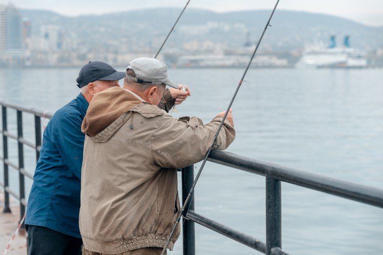 Рыбаки в Новороссийске