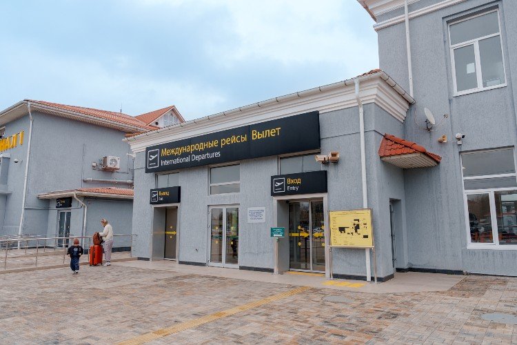 Аэропорты Краснодара, Геленджика и Сочи остаются закрытыми утром 2 апреля