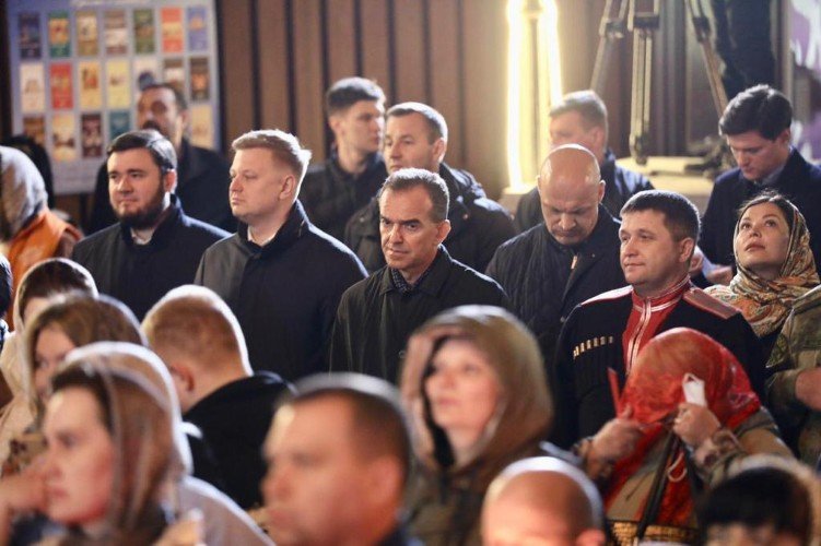 Власов, Чагаев и Кондратьев в храме