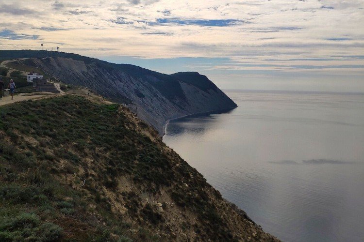 Корали стоят на рейде в море