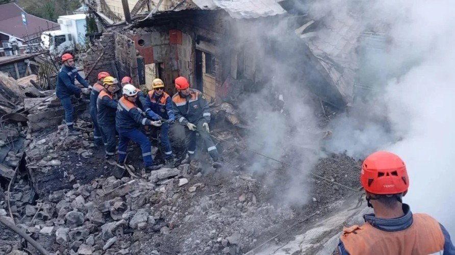 Школьницу из Туапсе ищут 35 часов: под завалами ее не оказалось